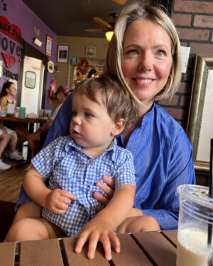 Collette Wolfe Instagram - I rarely get a picture that I like where me and baby are both looking in the right direction. This only took 15 tries. #brunch #sundays I know my last post was also of me and the baby but this is my life now so this is my feed🤣✨🐥📷by pasha ❤️