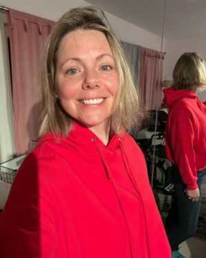Collette Wolfe Instagram - 🥳🥳🥳✨✨✨On set. Working mama. Swipe to see before hair, makeup, and wardrobe #nbc