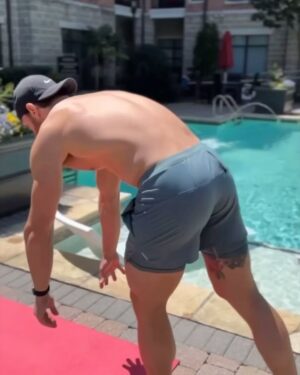 Colt Prattes Instagram - Definitely 💯% filmed this outside in the current weather…
___

The number one question/comment I tend to get by being shirtless 24/7 is some variation of 

“What do you do for your abs?” 

The truth about my abs training (and my gym training in general) is super complicated and involves training for the last 30  years…

BUT on the day to day end of things, this is one of my favorite ab workouts to throw in as a warmup before training or a finishing move after.

I do 27-21-15-9 of each (except for the long plank… I just hold that for a minute)

So that means
27 of each exercise
21 of each
15 of each
9 of each

Then collapse to the floor. 

ALSO… this is something I’ve done for a long time in some variation probably 3 or more days a week, plus dancing professionally in shows and sometimes tumbling 8 shows a week as well, so if you feel like it’s too much then maybe just start with 3-4 sets of 10 for each movement and a plank for 20-30 seconds. Start where you are, and just keep going. Eventually you’ll get to where you want to be.

#abstraining #absworkoutvideo #workoutmotivation #parentheses #ellipses