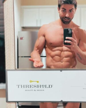 Colt Prattes Instagram - The internet says “Life is like a mirror… it’ll smile at you if you smile at it.” 

I don’t think that’s true but it sure sounds good enough for the caption.

#mirrorselfie📷