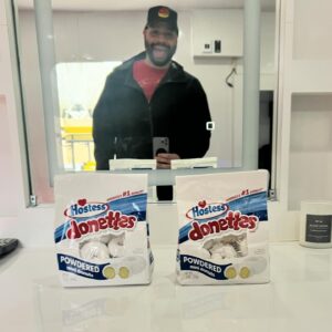 Colton Dunn Instagram - Aaaaaand we’re back! #25wordsorless #donettes