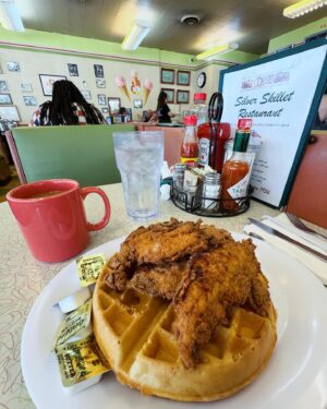 Colton Dunn Instagram - Swipe for my review! #silverskillet #atl