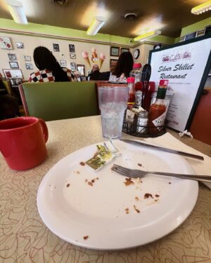 Colton Dunn Instagram - Swipe for my review! #silverskillet #atl