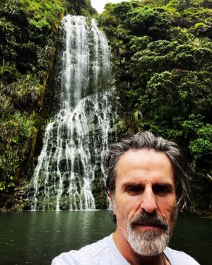 Con O'Neill Instagram - New Zealand you've been ....immense x 
#ofmdizzy 
#pirateslife