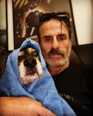 Con O'Neill Instagram - Wet dog warning 
#dogslife 
#whatlovelookslike