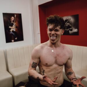 Connor Ball Instagram - thank you for an unreal end to the tour Poland. thank you to everyone that came out and made the whole tour such a special one for us celebrating the last 10 years. here’s to ten more ❤️🤍

📸 @deansherwood
