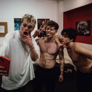 Connor Ball Instagram - thank you for an unreal end to the tour Poland. thank you to everyone that came out and made the whole tour such a special one for us celebrating the last 10 years. here’s to ten more ❤️🤍

📸 @deansherwood