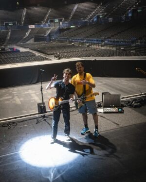 Connor Ball Instagram - Busted’s first album was the first album that ever got me into playing guitar. Had such a blast playing up on stage with the guys last night, thank you so much for having me 🙌🏻 you guys are rockstars

@chazzadnitt 📸
