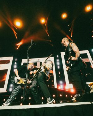 Connor Ball Instagram - Busted’s first album was the first album that ever got me into playing guitar. Had such a blast playing up on stage with the guys last night, thank you so much for having me 🙌🏻 you guys are rockstars

@chazzadnitt 📸
