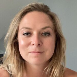 Constance Pittard Instagram - Les amis, je rejoue (enfin !!!) mon spectacle Pot Pourri. 
C’est à Boisseuil (proche Limoges) dans le cadre du MDR Festival, vendredi 18/9 à l’Espace Crouzy. Il reste quelques places : tu viens ?