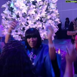 Coodie Simmons Instagram - What a #legendary night!  Happy Birthday @mspattilabelle !!! 🖤🎂🖤 Thank you @deoncole for inviting yo Chi Town #family to share this moment with you!  @valentino_n1 . @djclarkkent has us grooving all night. @fatjoe Y’all think I got a nice smile, @msgladysknight got me beat! 🖤 Respect to one of the best to do it @ohsnapjbsmoove & the #goat @jessecollinsent .  @themekaicurtis & @candisgrace was the youngest in the building.  @samfinebeauty makes everybody look beautiful! Me him & @kclayster went to high school. My sister was his 1at muse. Thank you @brooklynchophouse for the amazing food and @donpoohmusic for buying us drinks!