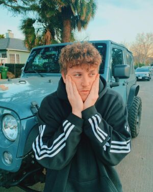 Corey La Barrie Instagram - This is my forgive me for not posting this year yet face 🥺😂 sorry I don’t like taking pictures, but my hairs getting long I’m getting a little skinnier and I’m about to move so 2020 I’m doing alright! ❤️