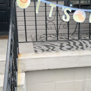 Cory Lee Instagram - Core 1st week memories unlocked 💙👶🏽🌈🏡🎉.

Bringing home our greatest blessing, meeting @thenameisish mom and my parents 😭😭

Plus remember our Neighbors that surprised us with planting front flowers??? Well they surprised us with the cutest welcome home sign for our arrival 😳🙌🏻