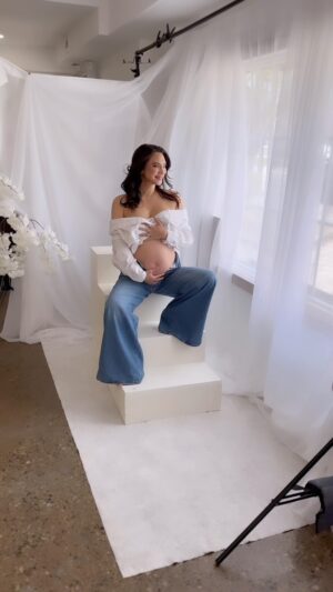 Cory Lee Instagram - Crazy in [baby] love ✨

@coryleemusic in her gorgeous mom era 💝
Photography & set @charlene.arianna.photography 📸
Videogropher @julesmvideos 🎥
Assist & content @itsbeen.reel 🤍

Product features:
@diorbeauty Dior show face & body foundation 3.5
@diorbeauty backstage glow palette 001
@rarebeauty soft pinch luminous powder blush in truth 
@charlottetilbury airbrush matte bronzer 
@anastasiabeverlyhills universal tinted lipgloss in butterscotch 
@maybelline vinyl ink in fearless 
@makeupbymario master mattes @diorbeauty soleil blanc shimmering body oil 
@colourpopcosmetics super shock shadow in flower child