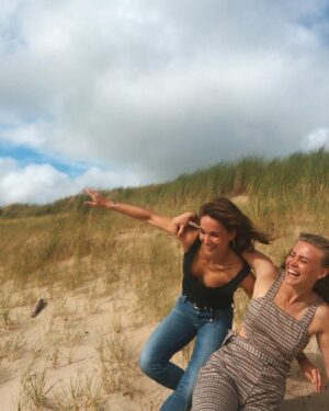 Cosima Henman Instagram - Vom Winde verweht @jeannegoursaud 🌾
