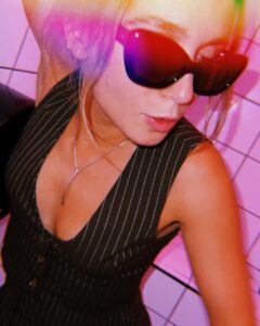Actress Cosima Henman HD Instagram Photos and Wallpapers August 2022