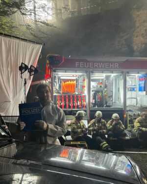Cosima Henman Instagram - Behringer und die Toten heute um 20:15 auf RTL. @rtlplus @rtl_de 

Mit @antoinemonot und mir als neue Kommissare. 

Written by @berit.walch 
Directed by @huettnerralf