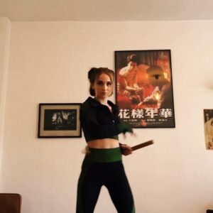 Cosima Henman Instagram - Nunchaku Girl 🥷🏼

It took me all in all 4 hours to teach myself some nunchuck techniques. You can see how proud I am at the end of the video with my little smirk on my face 😏 

Work in progress.

#nunchucks #nunchakugirl