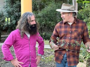 Costa Georgiadis Instagram - Our hearts skipped a ‘beet’ when @gardeningaustralia host Costa Georgiadis visited our Northern Rivers campus recently! 🌿

📺 Turnip the TV on @abcaustralia later this year to see the team talk all things plant genetics with Peter Mouatt from our Medicinal Plant Herbarium, and Jon Wardle from our National Centre for Naturopathic Medicine! 🌱 

Wish he didn’t have to leaf! 💚🥲