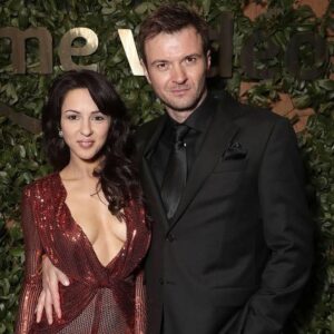 Costa Ronin Instagram - Shall we go present something?? Together again... "I’m a feminist, Nina.  I work only for Mother Russia." #TheAmericans What was your favorite scene with these two? @TheAmericans @FXNetworks @GoldDerby @goldenglobes @AnnetMahendru @OfficialTCA @sagawards
