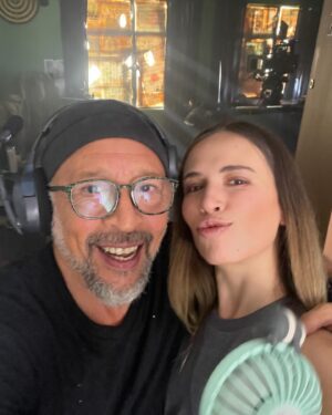 Costanza Andrade Instagram - Amanece en ciudad del Sol. 
Sara, Rebeca, Jimmy y César abren los ojos. Es Emma . 

Gracias Carlos Marín por confiarme un pedazo de ti, por permitirme ser ese vehículo de algo más grande en esta historia, por que cada toma y día están impresas de tu cariño y entregado corazón. A @katnarro por crear junto contigo esta maravillosa y compleja travesía en la que todos nos embarcamos. 

Carla Adell. Gracias por ser compañera de viaje, amiga , maestra , hermana y prima . Por ser un pedazote de actriz , por tu generosidad infinita. JP, Jatzke. Gracias por darlo todo y ser espejo. Por amarme y recibir mi amor , a mi forma , tiempos y posibilidades . Gracias por crecer conmigo y abrirnos las pieles para apapacharnos por dentro, juntos . @yosoysam aquí estuviste , siempre. 

A @albertpons por la primera de muchas y a @luisbohigas @beto.gauna , a todo el team de producción @alexbrpaz por hacer posible cada día y llevar este gigante de película a la vida. Que siga su camino en abundancia y facilidad . 

Carlos Hidalgo. Eres un regalo de la vida, te quiero mucho Stitchi. Y a todo tu staff, mi admiración total, @manhu13 @valsantanaj_ @willersond @cynthia.lecona 

@aleballina , cada día te quiero y me inspiras más con tu esencia y tu fuerza , juntas a la eternidad . 

Ian, eres un diamante. Gracias por tanto y todo tú. 
Junto a @santibarbavisual , Arturo, Efrén , @sergiorosales06 , @pinche.chaidez @paco_polarmx @walter.lagarda @francesca.volpi.h @karla_vidau , @astrid.alejandra.gv , su pasión , alegría e inocencia llenaron mis noches de luz. 

A mis niñas de makeup y vestuario que vieron mi alma y fueron grandes cómplices de viaje . Magas divinas! 

A @alexandraberruezo @makeup.solana y todos los creadores de su equipo por inspirarnos con su trabajo. 

A mi monstruo , por que con ello puedo sanar y sanarme. Un día a la vez. 

Yo Soy. 

Entrego.