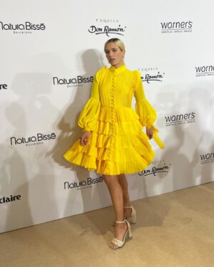 Costanza Andrade Instagram - MarieClaire organiza #LoveYourself , invitándonos a resignificar el amor propio, a conectar con nosotras y con las otras desde un lugar de comprensión , evolución y acción . 

Congrats @marieclaire_la y a todas las hermosas mujeres que fueron parte ✨

Wearing @carlospinedamx & @dangelojoyeria  by @steponfashion