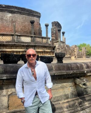 Coto Matamoros Instagram - Maravillosa experiencia la visita a las ruinas de Polonnaruwa (patrimonio de la humanidad) antigua capital de Sri Lanka. 
Gracias a @transitours_ @jetwing.viluyana @jetwinghotels