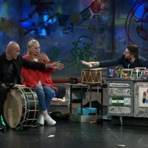 Coto Matamoros Instagram - Ayer en @laresistencia con @belenestebanmenendez promocionando #sálvesequienpueda de @netflixes .Fue un placer trabajar  en un espacio de libertad y entretenimiento. Gracias por todo 🍾🍾