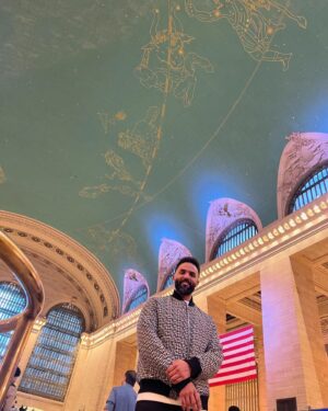 Craig David Instagram - NYC you always bring the VIBES. 📸 dump to sum it up. Can’t wait to be back here soon 🇺🇸

1. Grand Central Station 🚉✨ If you watched the movie 222 you’ll appreciate this one ♉️💫
2.⁠ ⁠When in Serendipity Cafe ☕️ You have to sit at the table Kate & John sat at for the winning vibes 🧤❤️ 
3.⁠ ⁠When you know cake is on the way😮‍💨🍰
4.⁠ ⁠What a wholesome experience 🙏🏽✨💫
5. Central Park. Feeling like Home Alone 2 vibes around here✨
6. 5 mins before taking this 3 spider men pointing at each other had just got arrested for just standing about.😮‍💨✨ Peak times for them 🕷️
7.⁠ ⁠Vibes with Kelly & Mark💫✨ 
8. ⁠Great times with sway and the team. Can’t wait for you to hear the 7 Days remix vibes😮‍💨🤝
9. Not long now N.Y 🗽🏙️
10.⁠ ⁠Finalising the Monday announcement. See you tomorrow at 8:00am UK 📢 😮‍💨 👀