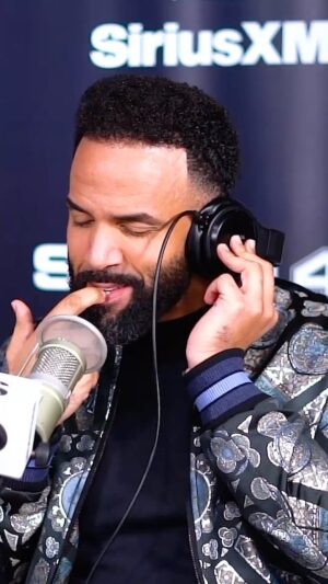 Craig David Instagram - @CRAIGDAVID hit us with the smoothest rendition of ‘7 Days’ 👌🏾👌🏾

catch him at the “7 Days Commitment Tour”
🔗 in bio for full interview 
🎥 @drewyeeez 

______
#SwayIntheMorning #SwaysUniverse #CraigDavid #7DaysCommitmentTour