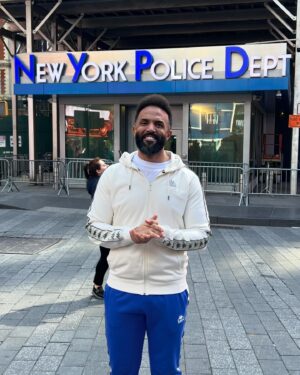 Craig David Instagram - NYC you always bring the VIBES. 📸 dump to sum it up. Can’t wait to be back here soon 🇺🇸

1. Grand Central Station 🚉✨ If you watched the movie 222 you’ll appreciate this one ♉️💫
2.⁠ ⁠When in Serendipity Cafe ☕️ You have to sit at the table Kate & John sat at for the winning vibes 🧤❤️ 
3.⁠ ⁠When you know cake is on the way😮‍💨🍰
4.⁠ ⁠What a wholesome experience 🙏🏽✨💫
5. Central Park. Feeling like Home Alone 2 vibes around here✨
6. 5 mins before taking this 3 spider men pointing at each other had just got arrested for just standing about.😮‍💨✨ Peak times for them 🕷️
7.⁠ ⁠Vibes with Kelly & Mark💫✨ 
8. ⁠Great times with sway and the team. Can’t wait for you to hear the 7 Days remix vibes😮‍💨🤝
9. Not long now N.Y 🗽🏙️
10.⁠ ⁠Finalising the Monday announcement. See you tomorrow at 8:00am UK 📢 😮‍💨 👀