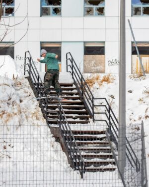Craig McMorris Instagram - Link in Bio for my welcome to the team part. 
@nideckersnowboards 
📸 @chris_corbett_photo