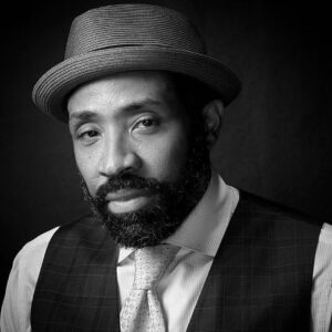Cress Williams Instagram - Tune in for a new #blacklightning tomorrow at 9/8 central on the CW #getlit