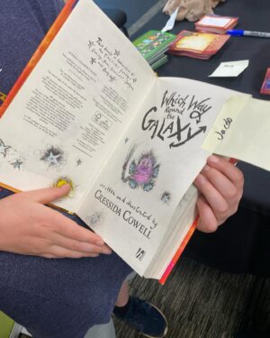Cressida Cowell Instagram - Love this kid who felt that Which Way Round the Galaxy was a book that was inherently colourful, so they provided the colour themselves…more beautiful drawings from children at the space centre and from  b earlier in the tour 

#WhichWayRoundtheGalaxy book tour 
🌙🌍🌓🪐💫❤️📚