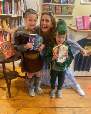 Cressida Cowell Instagram - THANKYOU to everyone who came to my signing at the truly magnificent @mrbsemporium in Bath, you were all just wonderful, and thankyou for bringing all your ideas and your drawings and creativity…

#❤️📚
#WhichWayRoundtheGalaxy book tour