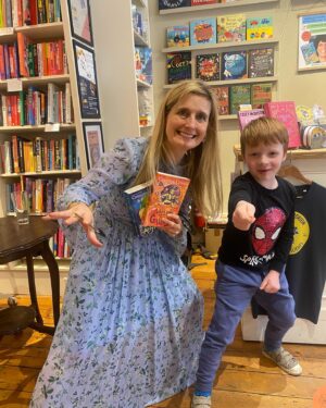 Cressida Cowell Instagram - THANKYOU to everyone who came to my signing at the truly magnificent @mrbsemporium in Bath, you were all just wonderful, and thankyou for bringing all your ideas and your drawings and creativity…

#❤️📚
#WhichWayRoundtheGalaxy book tour