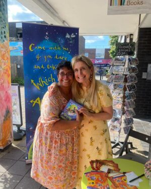 Cressida Cowell Instagram - Thankyou to all the schools who came to my event at the Warwick arts centre, and to everyone who came to the signing at @kenilworthbooks afterwards…here with the very wonderful @debtex69 who organised this event so beautifully, the team at @kenilworthbooks and some of the kids and their parents who came along on such a beautiful day #❤️📚