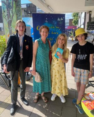 Cressida Cowell Instagram - Thankyou to all the schools who came to my event at the Warwick arts centre, and to everyone who came to the signing at @kenilworthbooks afterwards…here with the very wonderful @debtex69 who organised this event so beautifully, the team at @kenilworthbooks and some of the kids and their parents who came along on such a beautiful day #❤️📚