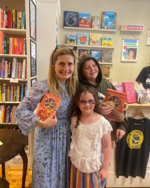Cressida Cowell Instagram - THANKYOU to everyone who came to my signing at the truly magnificent @mrbsemporium in Bath, you were all just wonderful, and thankyou for bringing all your ideas and your drawings and creativity…

#❤️📚
#WhichWayRoundtheGalaxy book tour