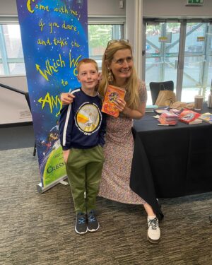 Cressida Cowell Instagram - There’s nothing like standing next to a gigantic Globe to make you realise that we’re really quite up north planetary-wise here in the U.K…it’s a long way UP there…

Thankyou to everyone who came to my talk about #WhichWayRoundTheGalaxy in Leicester’s incredible  National Space Centre today, you were a wonderful audience…

This is the place to go if your kid is interested in space and the stars…so interactive and exciting

Which Way to Anywhere looked so wonderful up in those starry skies of the Plantarium

🌏⭐️🌗💫🪐