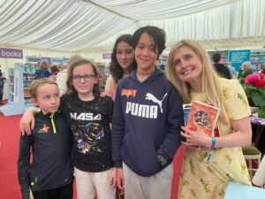 Cressida Cowell Instagram - THANKYOU to everyone who came to my #WhichWayRoundtheGalaxy event @hayfestival yesterday, you were the most magnificent audience,and it was so wonderful in the signing queue to see all your incredibly creative and imaginative ideas for magical landscapes and creatures …
#IloveHay
#❤️📚