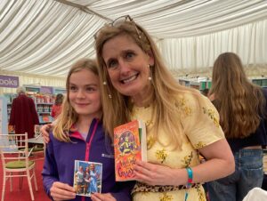 Cressida Cowell Instagram - THANKYOU to everyone who came to my #WhichWayRoundtheGalaxy event @hayfestival yesterday, you were the most magnificent audience,and it was so wonderful in the signing queue to see all your incredibly creative and imaginative ideas for magical landscapes and creatures …
#IloveHay
#❤️📚