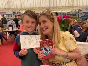 Cressida Cowell Instagram - THANKYOU to everyone who came to my #WhichWayRoundtheGalaxy event @hayfestival yesterday, you were the most magnificent audience,and it was so wonderful in the signing queue to see all your incredibly creative and imaginative ideas for magical landscapes and creatures …
#IloveHay
#❤️📚