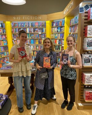 Cressida Cowell Instagram - Here with lovely booksellers at the windows I painted for the Which Way Round the Galaxy book tour …in @Waterstones High Street Ken, Wimbledon, and Clapham. I signed loads of copies of the Which Way books but also Dragons and Wizards books if you live in any of those areas and like a signed book for yourself or as a present…

We ran out of time for me to paint the window of Waterstones Kingston, which was such a shame, because it’s such a beautiful store! (Note to self, four windows in one day a little tricky!) BUT here with wonderful booksellers in that store, and we signed loads of copies so if you live nearby…

@waterstoneskingston 
#❤️📚
#readingismagic
#Waterstonesminitour