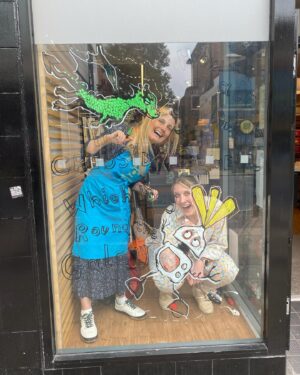 Cressida Cowell Instagram - Brilliant day yesterday painting windows for as many @Waterstones that we could fit in one day! My publicist Lucy is helping me out here…

#WhichWayRoundtheGalaxy book tour
#lifeofapublicist