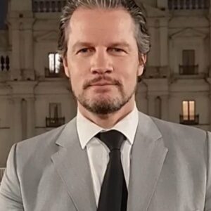 Cristián Contreras Radovic Instagram - DESARROLLEMOS A #CHILE 🇨🇱
Tenemos poco tiempo para constituirnos como partido. ✅️⚖️ Súmante a #FuerzaDeCentro 🏹 Inscríbete aquí 🇨🇱👉 
https://partidos.servel.cl/afiliacion

#Cristian #CristianContrerasRadovic
#equilibrio #libertad #sintesis #DrFile #DocFiles