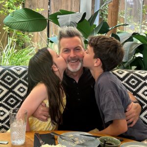 Cristián Sánchez Instagram - Hay amor más lindo y puro que el amor a/de los hij@s??? Me emociona!!! Celebrando el día del amor ❤️ con la Gracia y Facu… Espero que tengan un lindo día!!!! #diadelosenamorados #valentines #happyvalentinesday