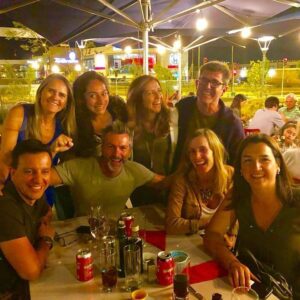 Cristián Sánchez Instagram - Nos conocimos hace más de 20 años haciendo el matinal del 13 VIVA LA MAÑANA ☀️… y esa amistad sigue hasta hoy!!!! Mucha risa… 🤣 Los quiero!!!! 😍❤️