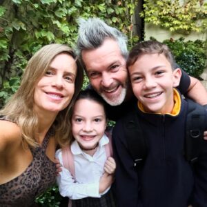 Cristián Sánchez Instagram - Listo! Nos lanzamos! Un año más de colegio. Vamos por este 2024 llenos de energía y actitud!!! Besos a los niños y también a los papás y cuidadores! Con todo pa adelante no más! 🏫✏️📒📏🎒❤️