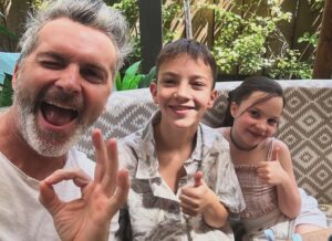 Cristián Sánchez Instagram - Último almuerzo de vacaciones 😩… pero con todo para brillar ⭐️ el 2024!!!!! Cómo va esta primera semana de marzo???? 😩😅 Vamos con todo!!!! 🤩🤙🏻